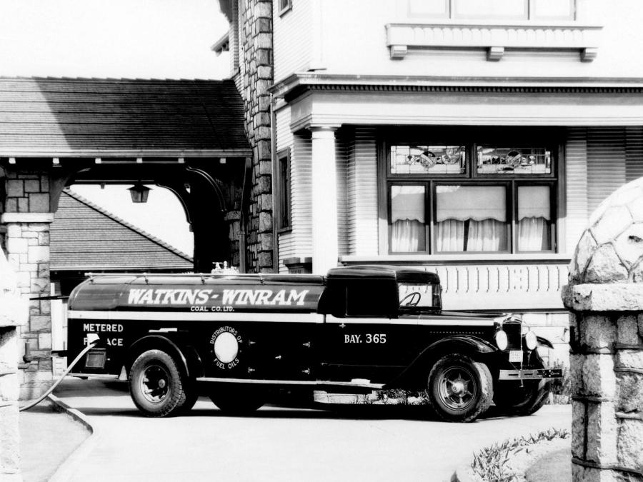  International A7 Oil Truck 1932 года  (фото 1 из 2)